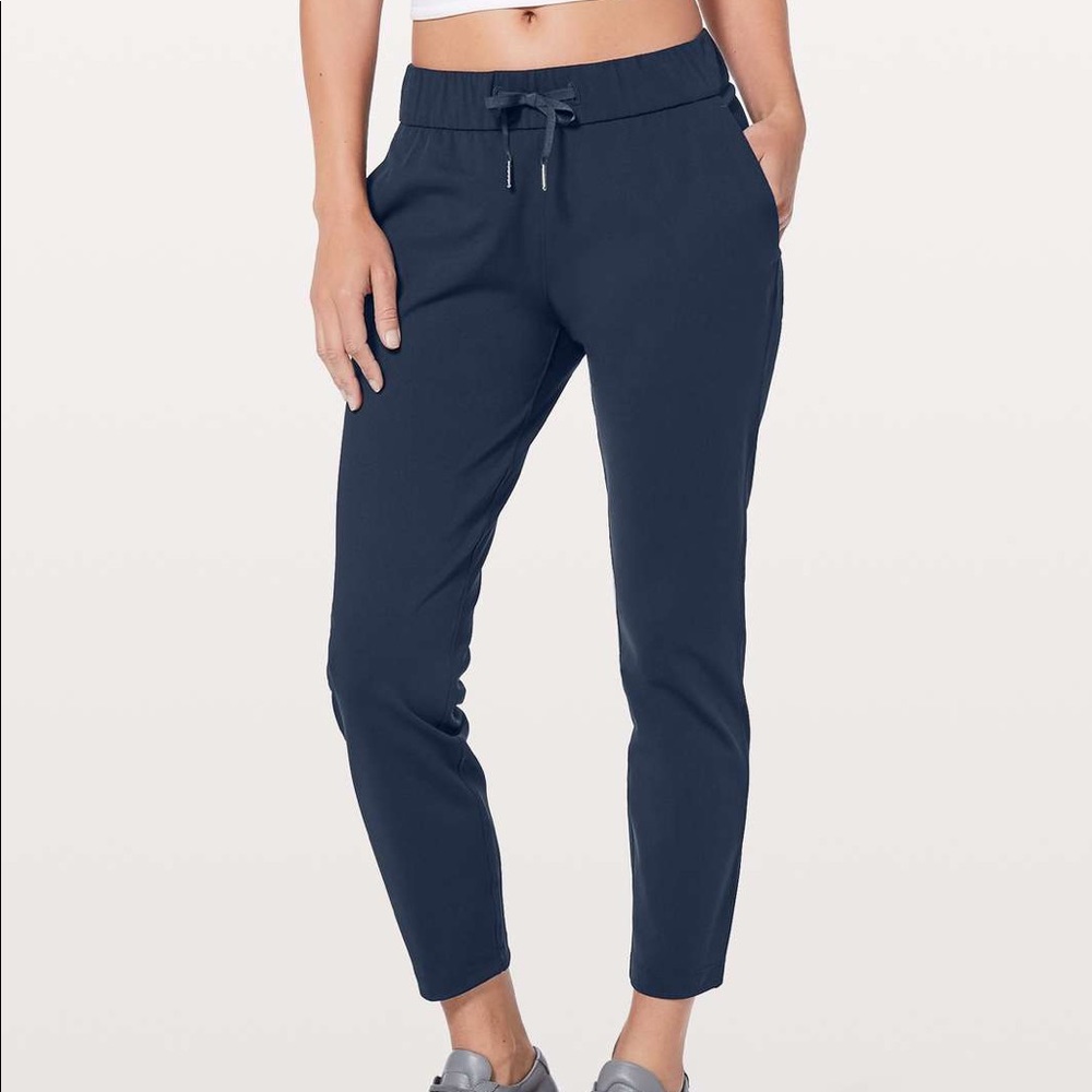 Lululemon on the fly pant luxtreme size 4